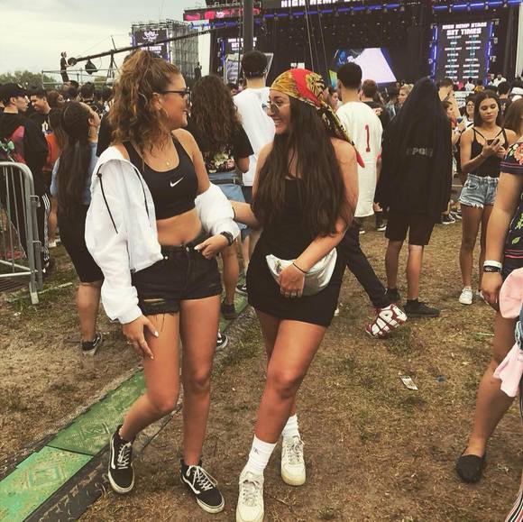 Meet your Posher, Lara - Picture 1 of 1